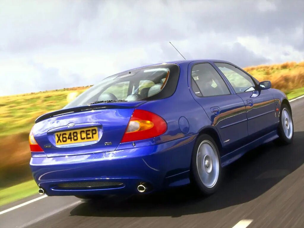 Ford Mondeo ST, II, 1999–2001, Hatchback 5 door: Rear three-quarter view