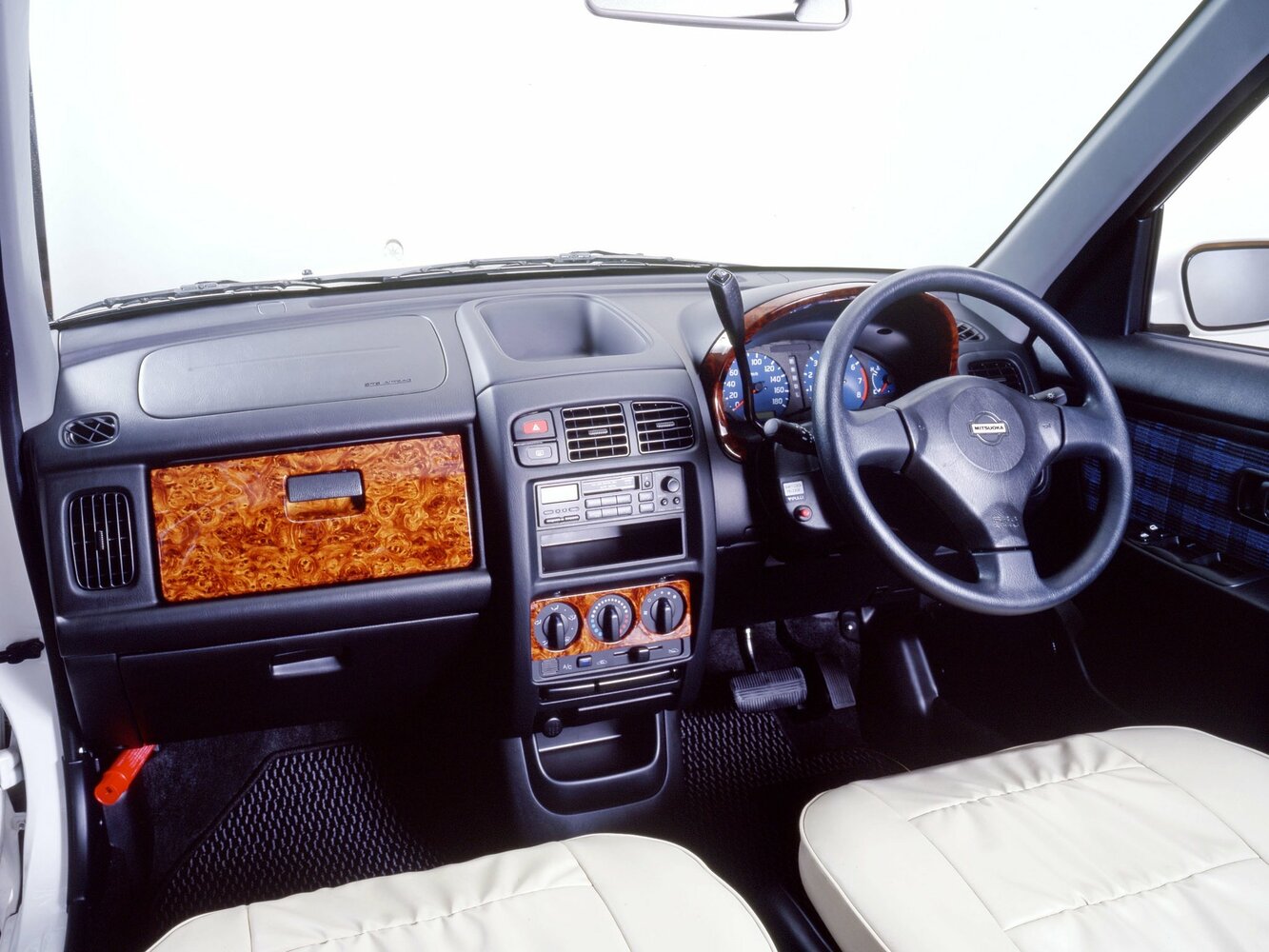 Mitsuoka Yuga, , 2000–2002, Компактвэн: Передняя панель