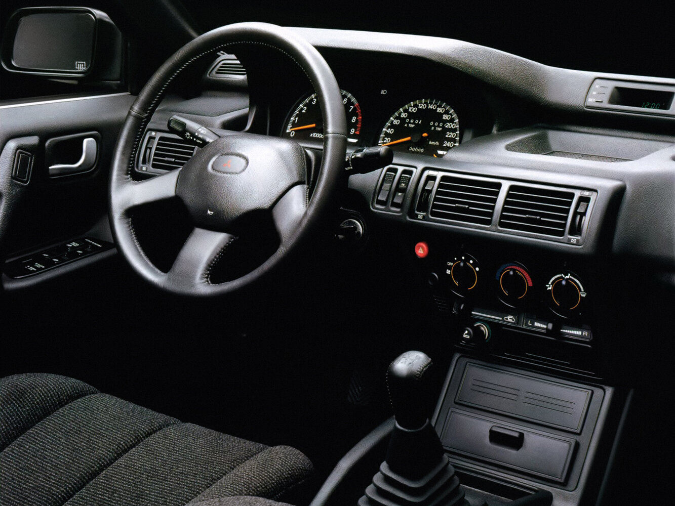 Mitsubishi Galant, VI, 1987–1992, Hatchback 5 door: Front cabin