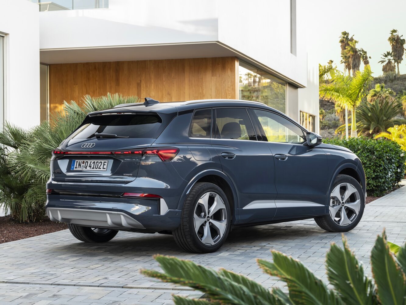 Audi Q4 e-tron, I Рестайлинг, 2026–2026, Внедорожник 5 дв.: Вид сзади в три четверти