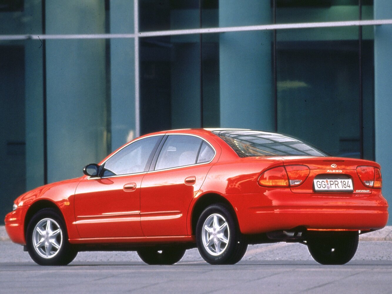 Chevrolet Alero, , 1999–2004, Sedan: Rear three-quarter view