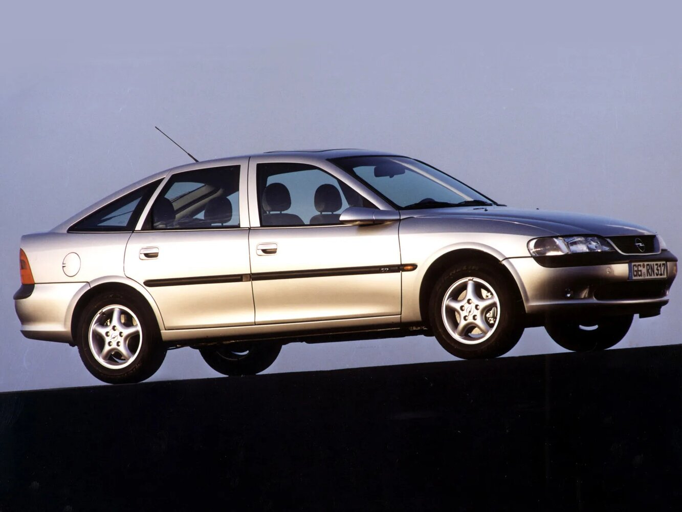 Opel Vectra, B, 1995–2000, Лифтбек: Вид сбоку