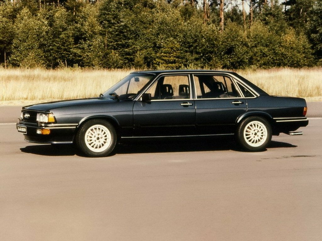 Audi 200, I (C2), 1979–1982, Седан: Вид сбоку