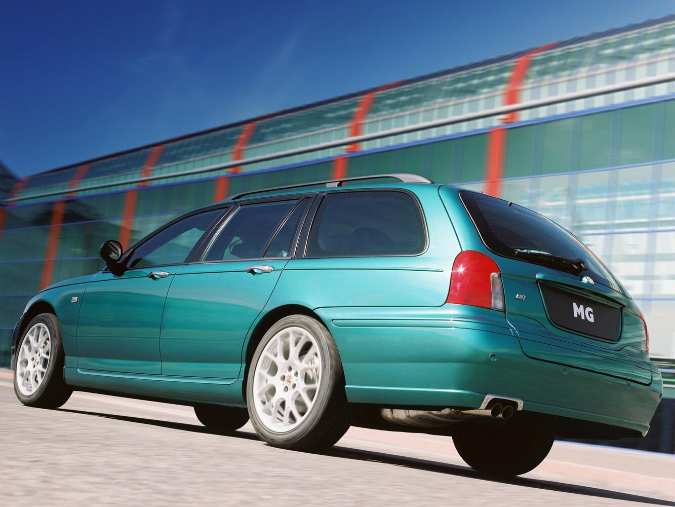 MG ZT, , 2001–2005, Универсал 5 дв.: Вид сзади в три четверти