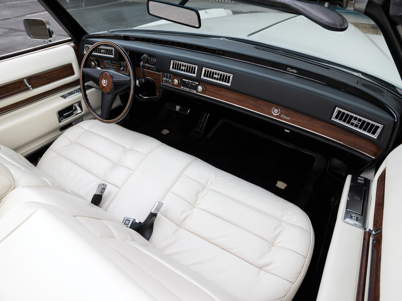 Cadillac Eldorado, VII, 1971–1978, Кабриолет: Передняя часть салона