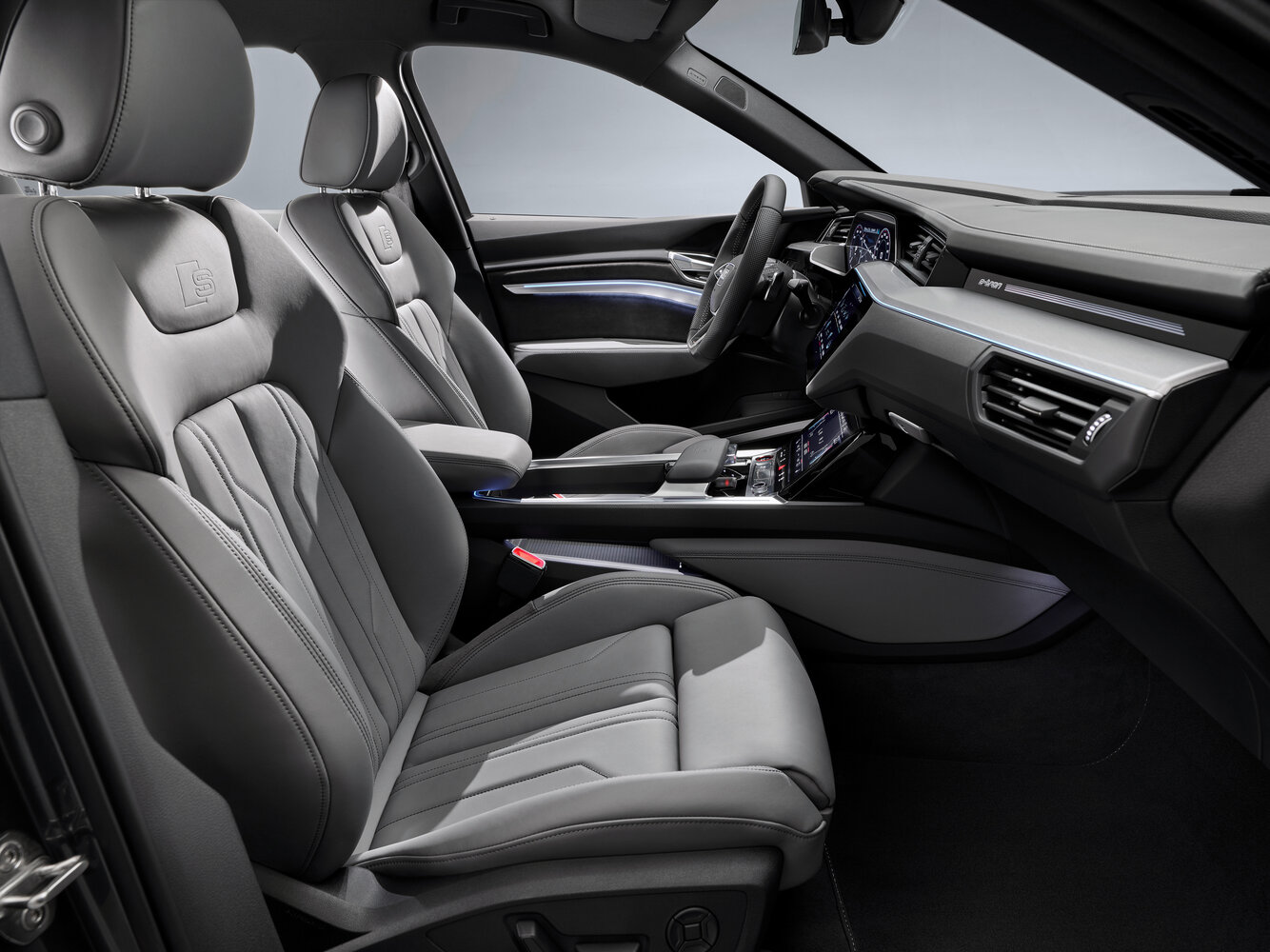 Audi e-tron S Sportback, , 2019–2022, Внедорожник 5 дв.: Передняя часть салона