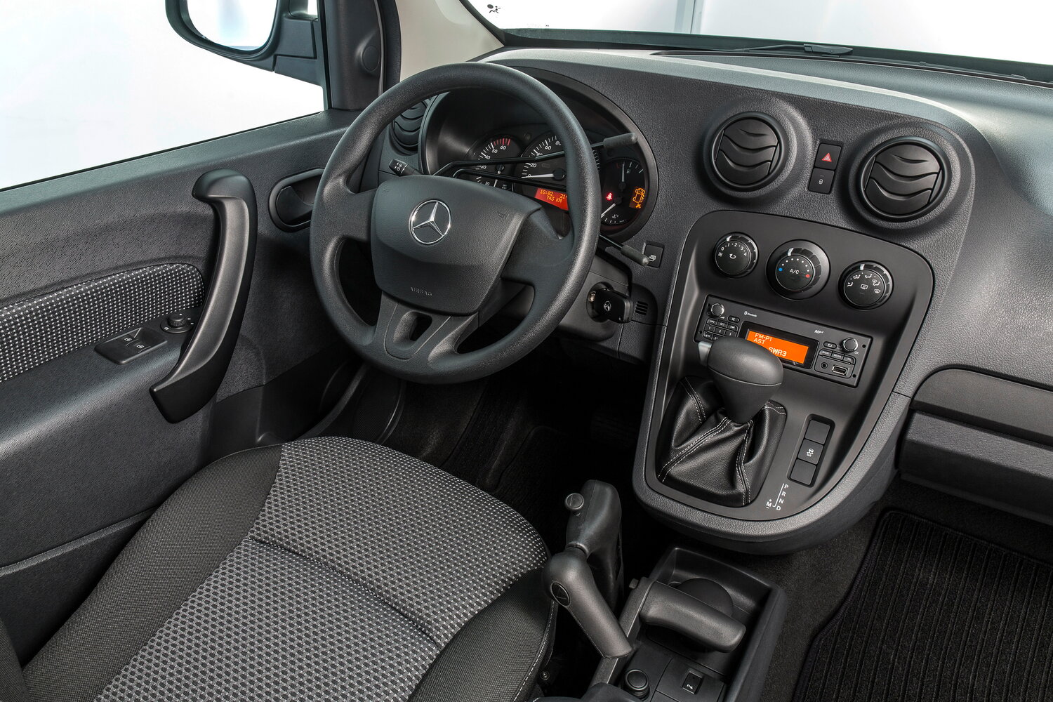 Mercedes-Benz Citan, I (W415), 2012–2021, Компактвэн: Передняя часть салона