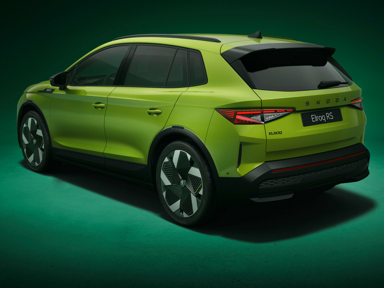 Skoda Elroq RS, , 2025–2026, Внедорожник 5 дв.: Вид сзади в три четверти