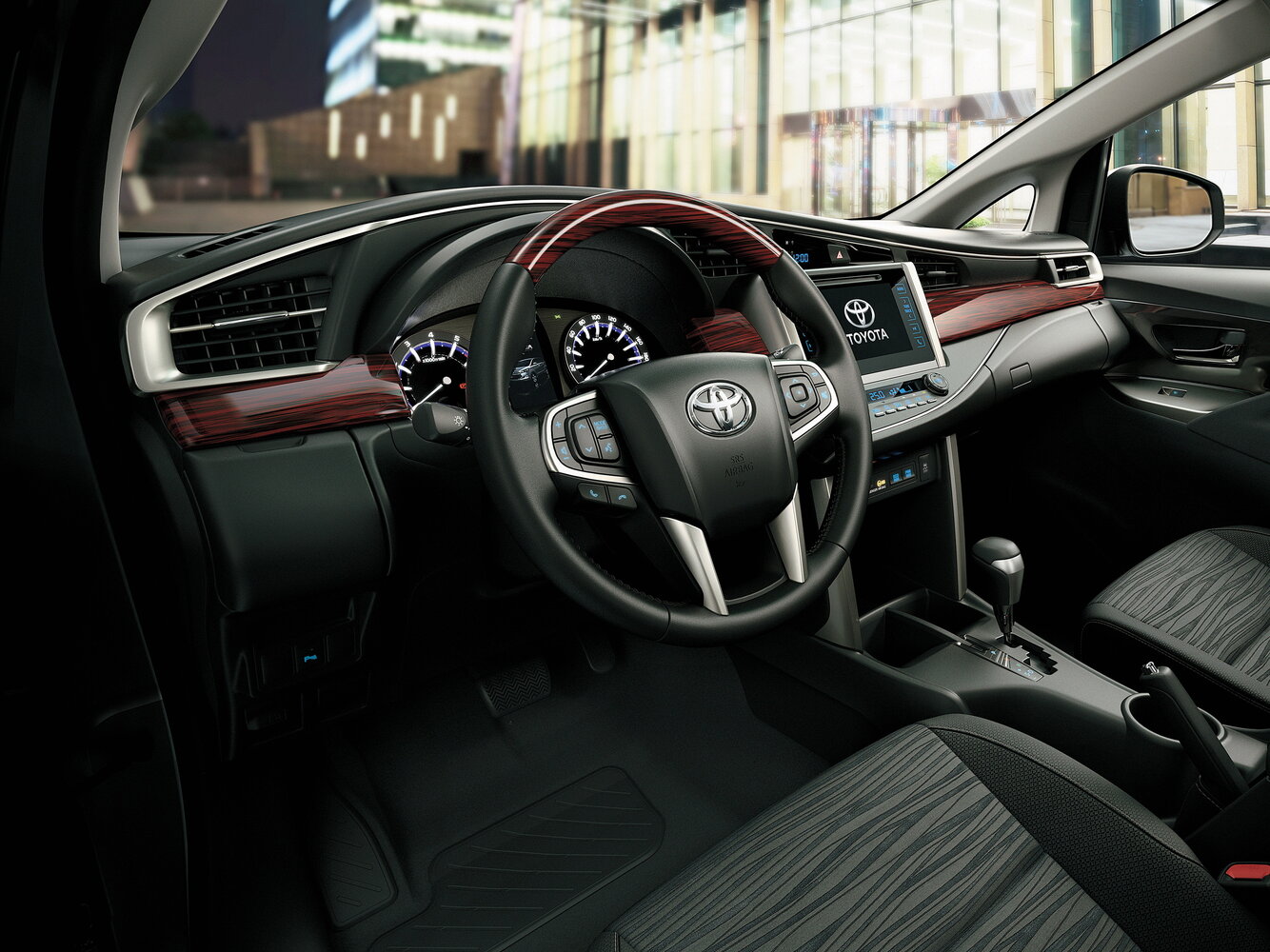 Toyota Innova, II, 2015–2026, Compact MPV: Front cabin