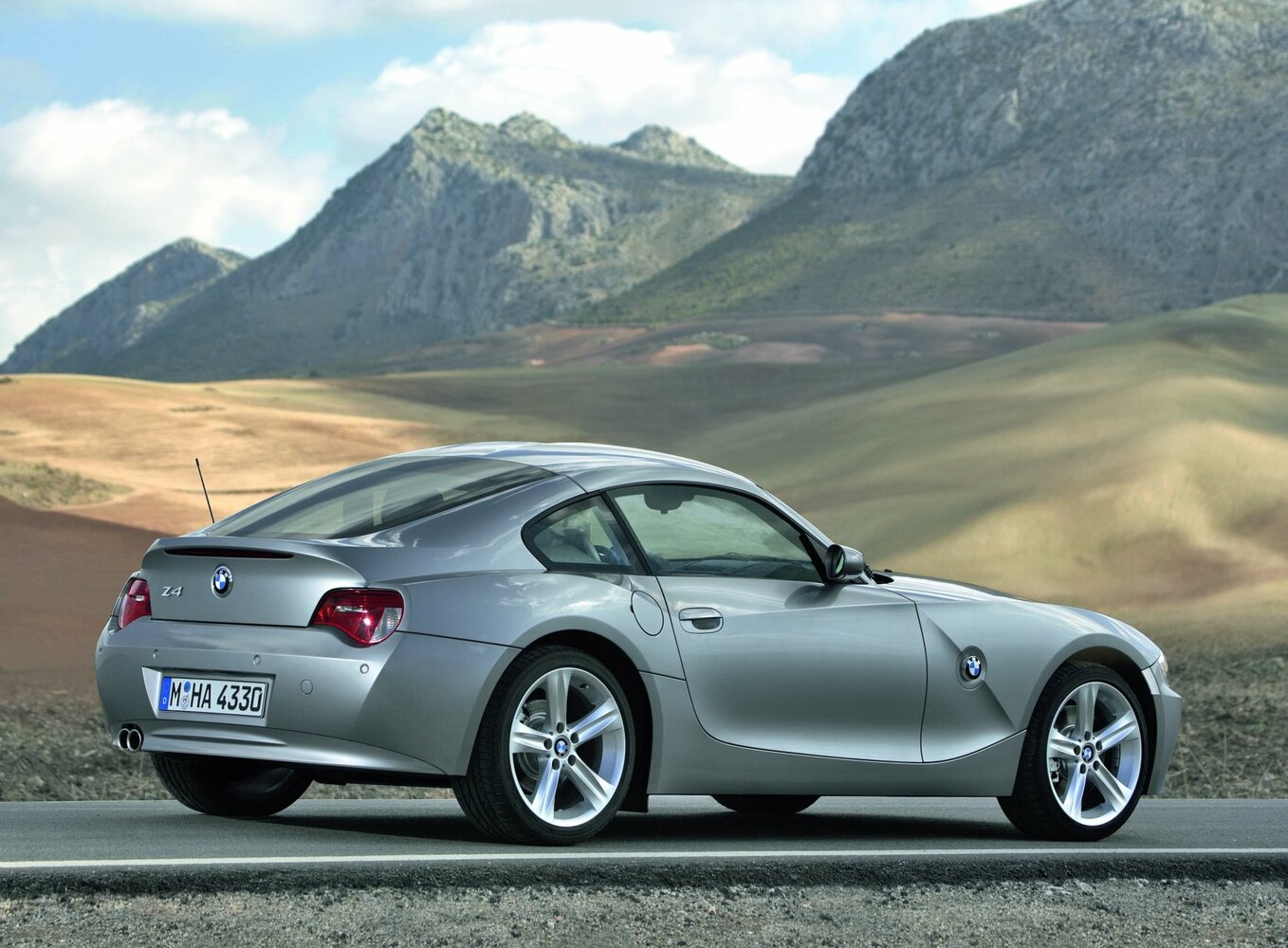 BMW Z4, I (E85/E86) Рестайлинг, 2005–2009, Купе: Вид сзади в три четверти