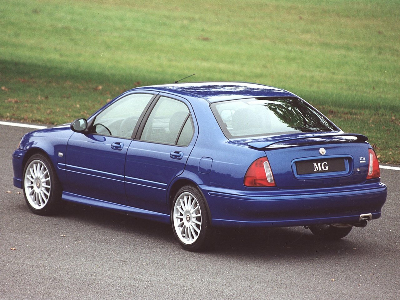 MG ZS, I, 2001–2005, Седан: Вид сзади в три четверти