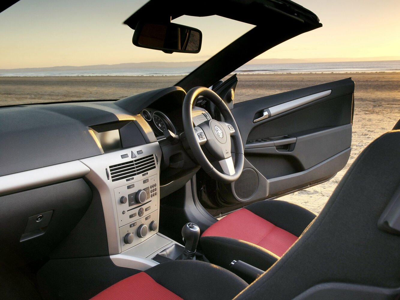 Vauxhall Astra, H, 2004–2010, Кабриолет: Передняя часть салона