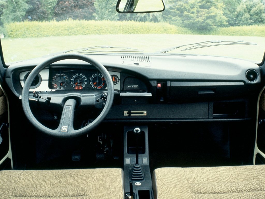 Citroen GS, , 1971–1986, Хэтчбек 5 дв.: Передняя панель