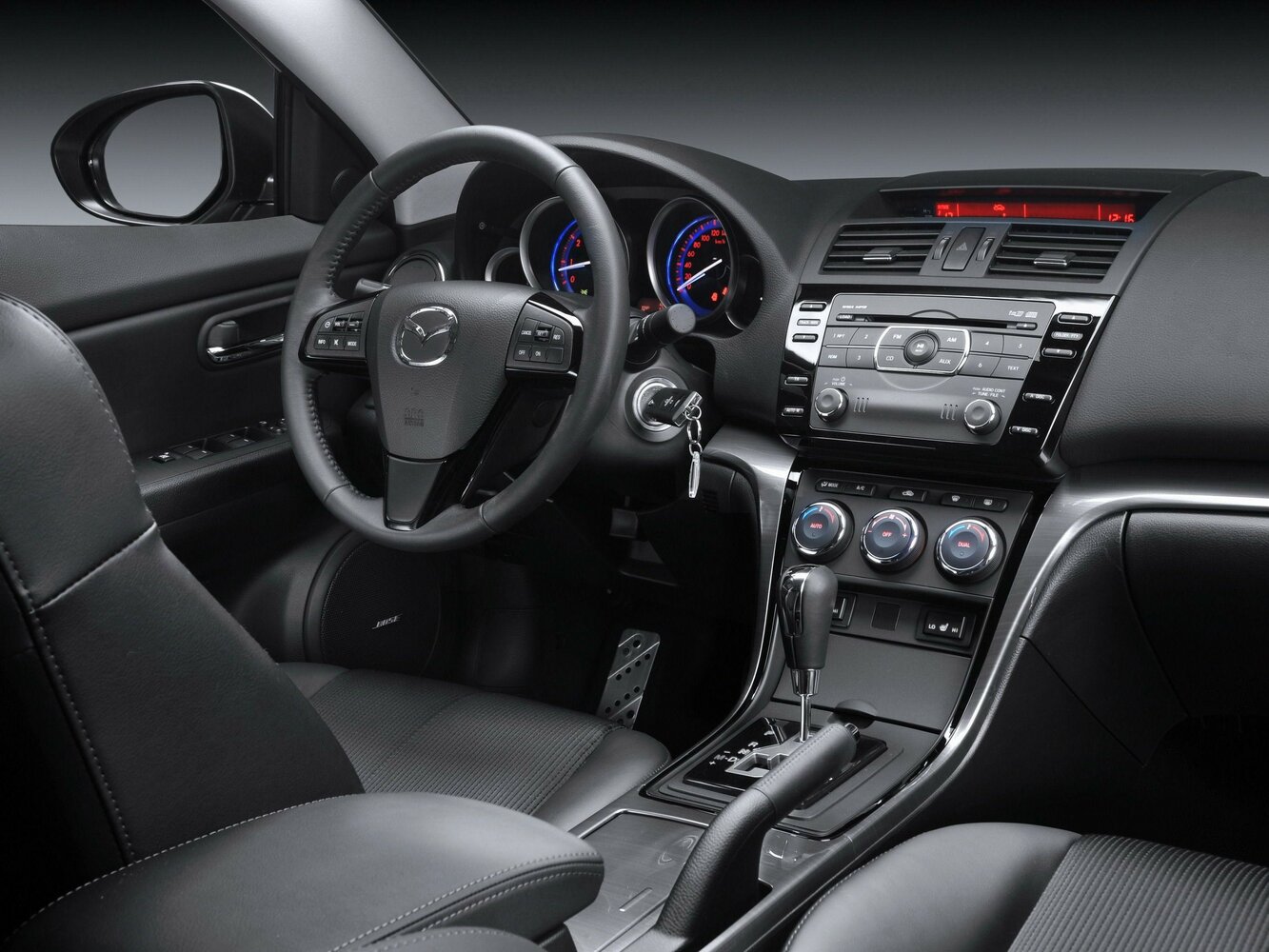 Mazda 6, II (GH) facelift, 2009–2013, Sedan: Front cabin