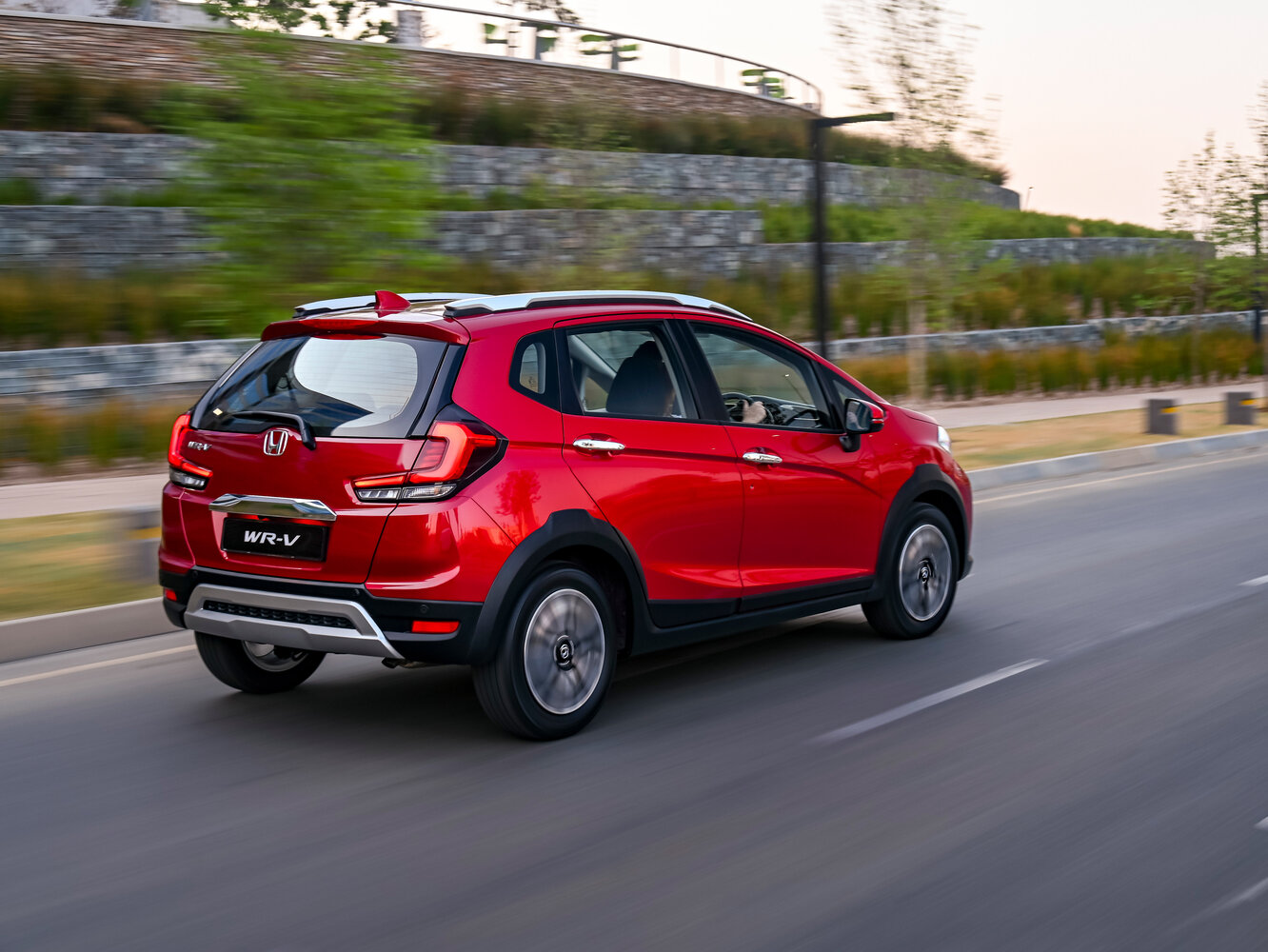 Honda WR-V, I facelift, 2020–2022, SUV 5 door: Rear three-quarter view