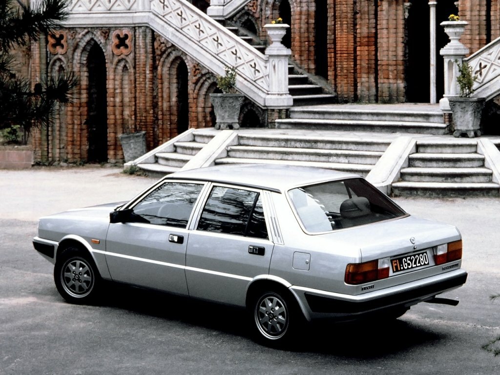 Lancia Prisma, , 1982–1989, Седан: Вид сзади в три четверти