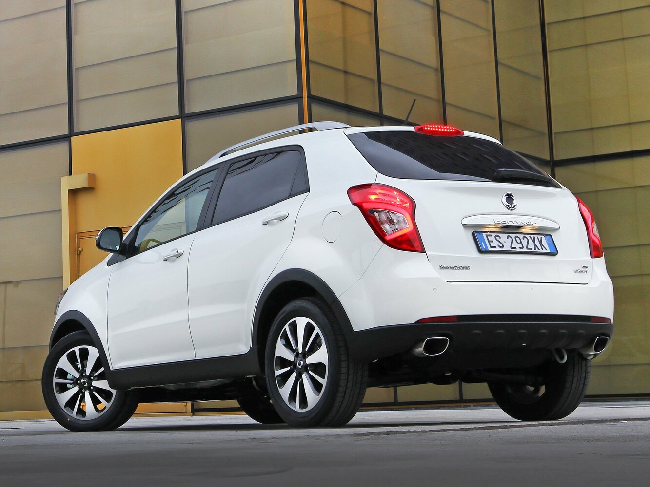 SsangYong Actyon, II Рестайлинг, 2013–2019, Внедорожник 5 дв.: Вид сзади в три четверти