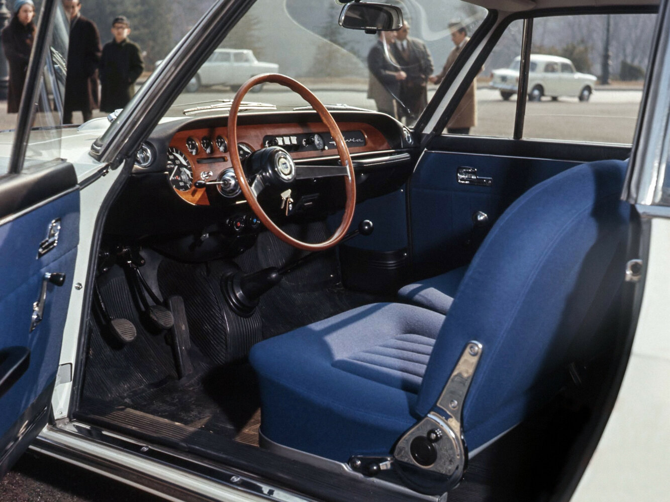 Lancia Fulvia, , 1968–1975, Купе: Передняя часть салона