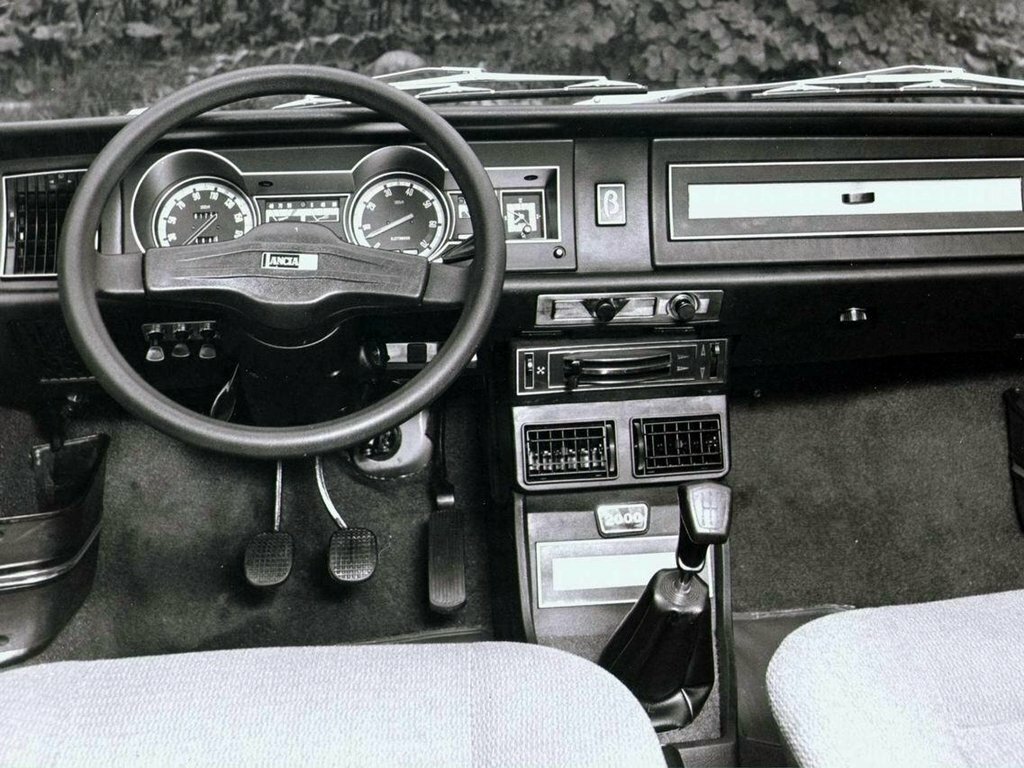 Lancia Beta, , 1972–1984, Седан: Передняя панель