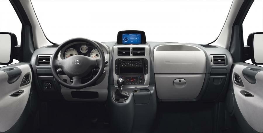Peugeot Expert, II Рестайлинг, 2012–2016, Минивэн: Передняя часть салона