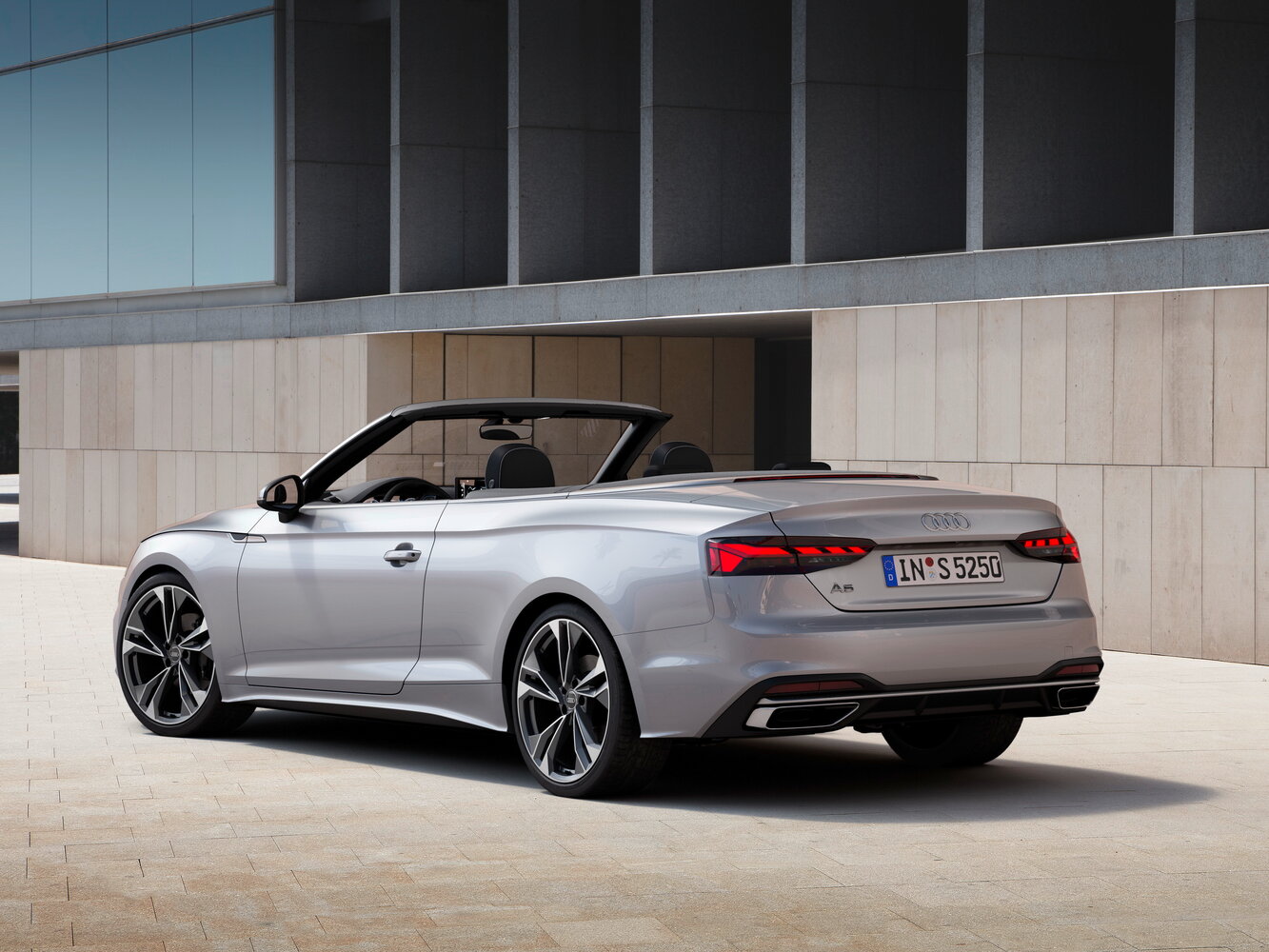 Audi A5, II (F5) Рестайлинг, 2019–2025, Кабриолет: Вид сзади в три четверти