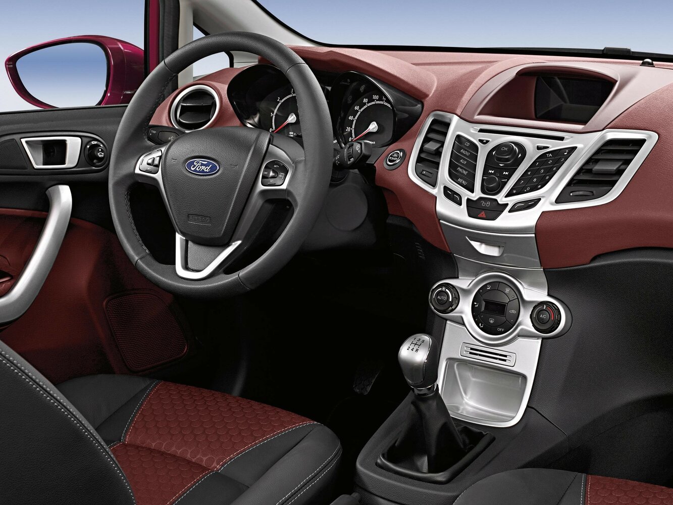 Ford Fiesta, Mk6, 2008–2013, Хэтчбек 3 дв.: Передняя часть салона