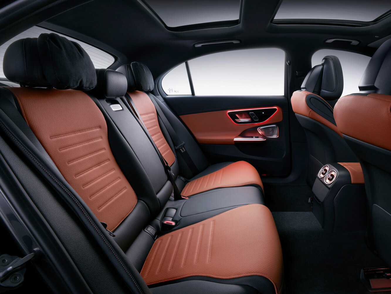 Mercedes-Benz C-Класс, V (W206), 2021–2026, Седан Long: Задняя часть салона
