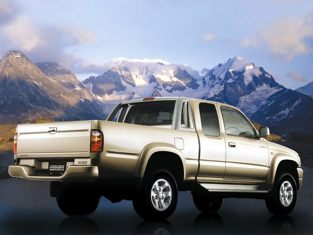 Toyota Hilux, VI facelift, 2001–2005, Pickup Полуторная кабина Xtra Cab: Rear three-quarter view