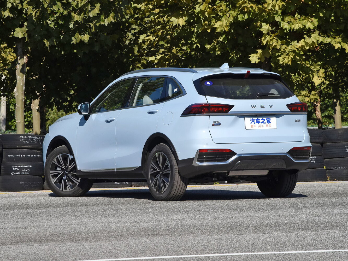 WEY Latte, , 2021–2025, SUV 5 door: Rear three-quarter view