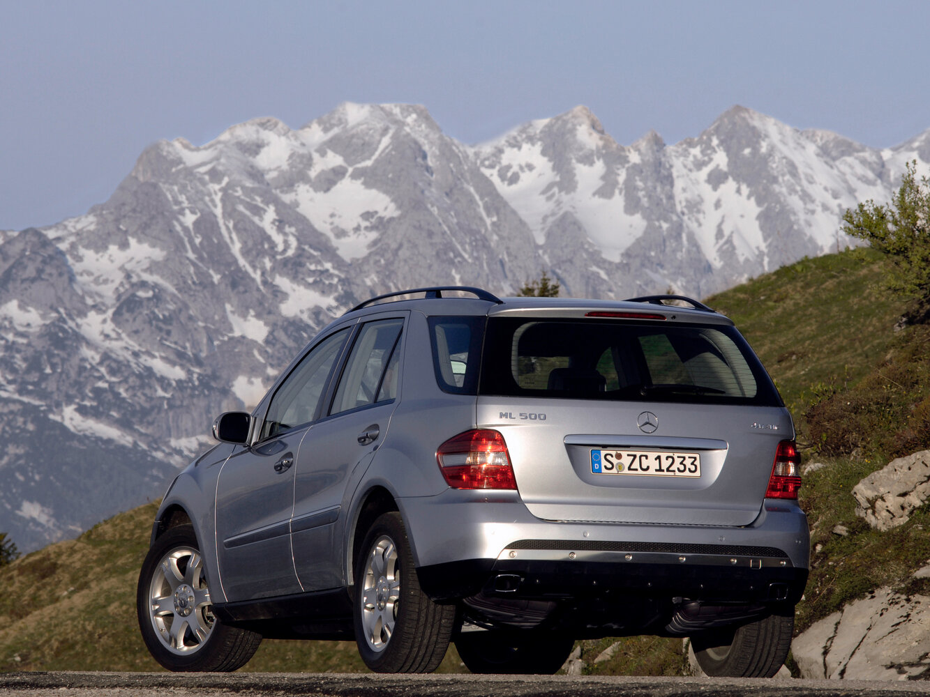 Mercedes-Benz M-Класс, II (W164), 2005–2008, Внедорожник 5 дв.: Вид сзади в три четверти