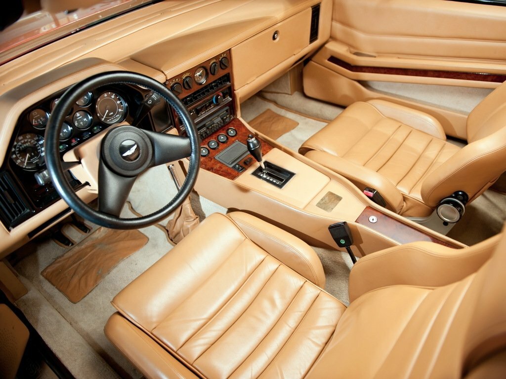 Aston Martin V8 Zagato, , 1986–1989, Кабриолет: Передняя часть салона