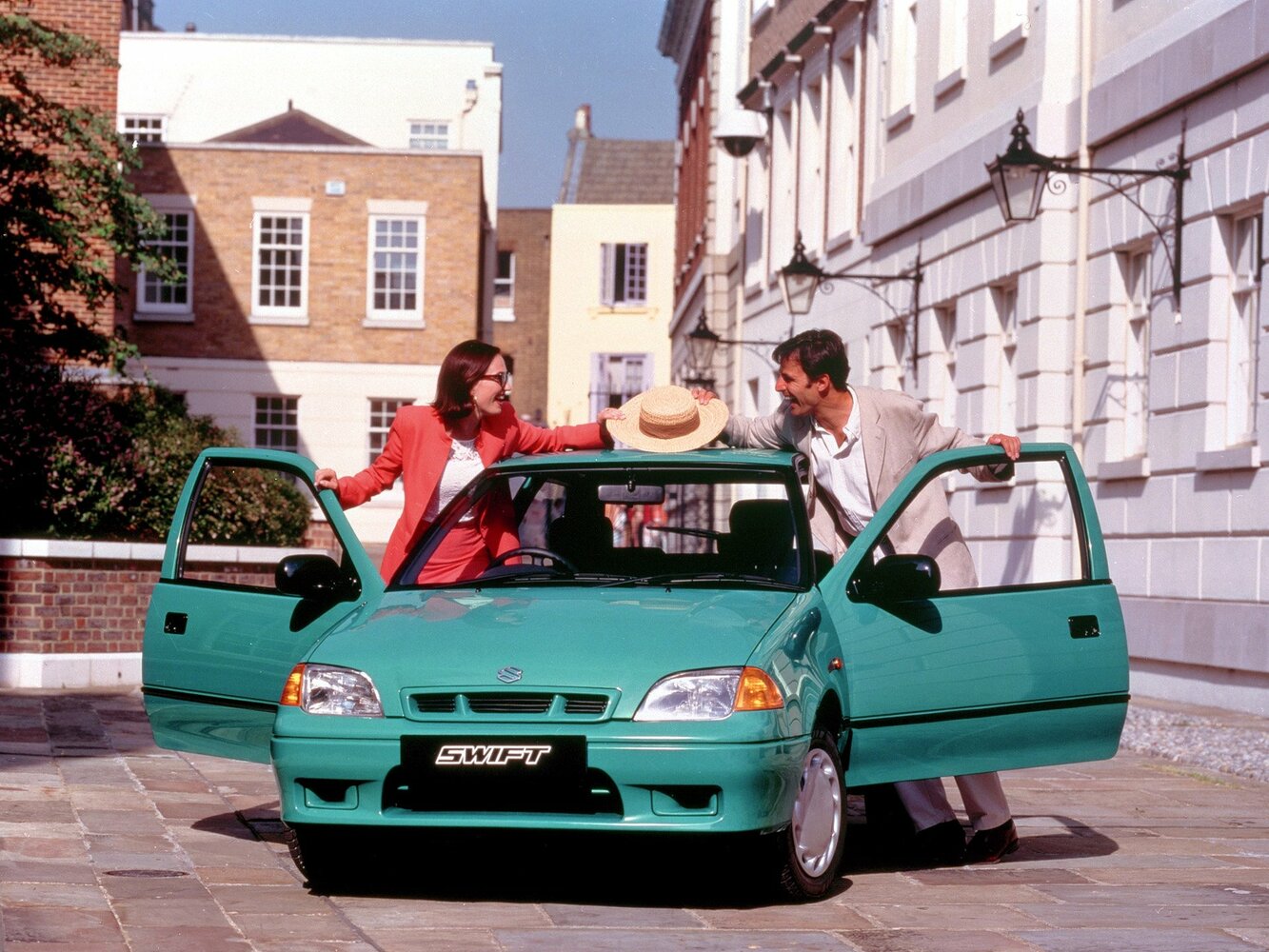 Suzuki Swift, II facelift, 1995–2003, Hatchback 3 door: Side view