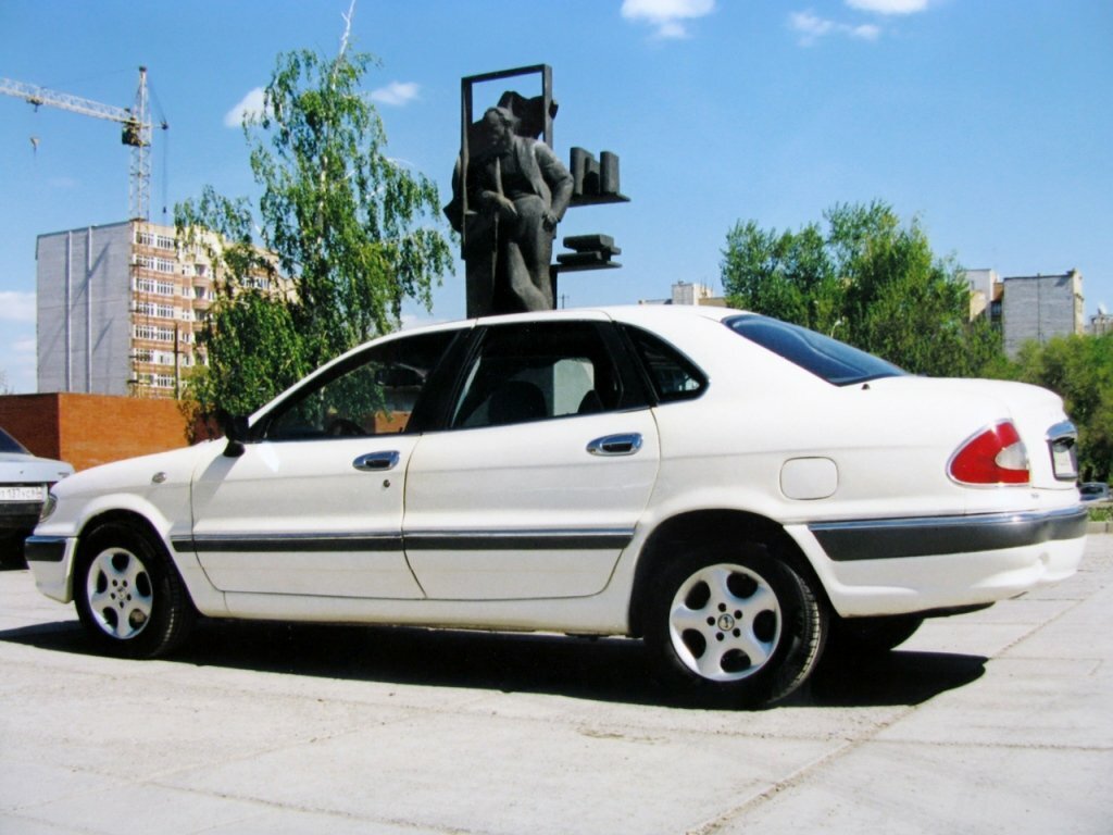 ГАЗ 3103 «Волга», , 1997–1997, Седан: Вид сзади в три четверти