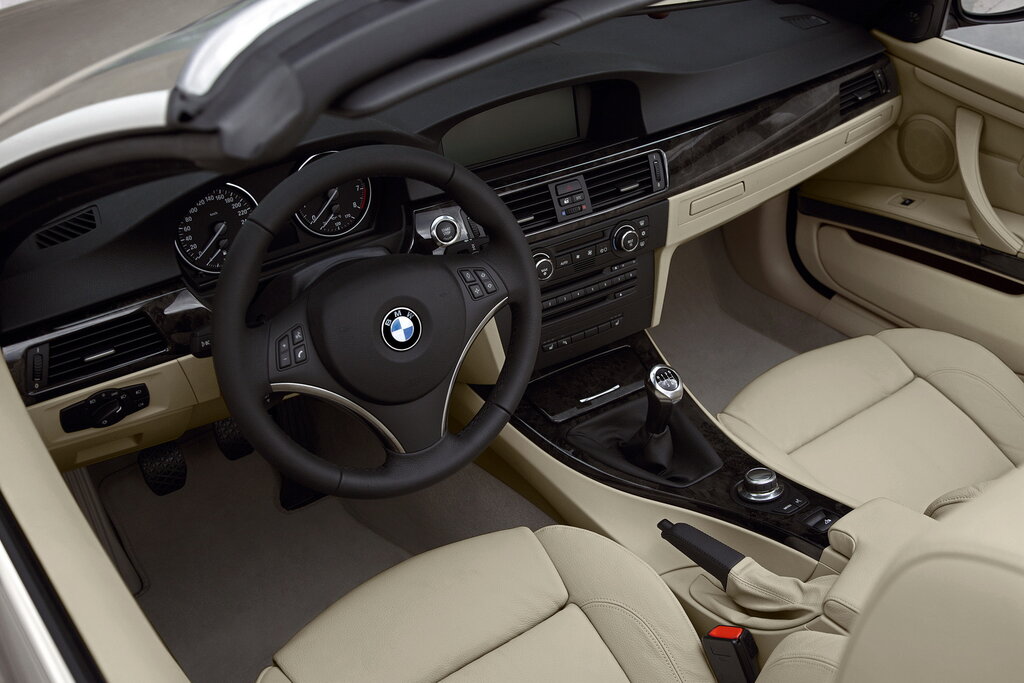 BMW 3-series, 5 поколение, E93, Открытый кузов, Южная Корея, 08.2006 - 09.2008: фото поколения 11