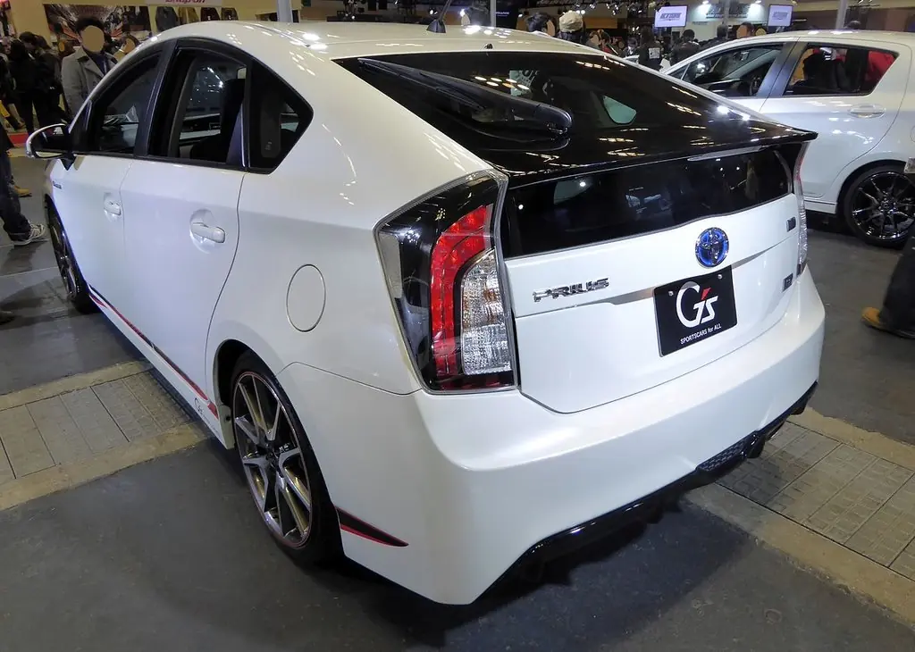Toyota Prius, 3 поколение, ZVW30, рестайлинг, Лифтбек, Япония, 12.2011 - 11.2015: фото поколения 11; исполнение G’s, внешний вид других комплектаций отличается