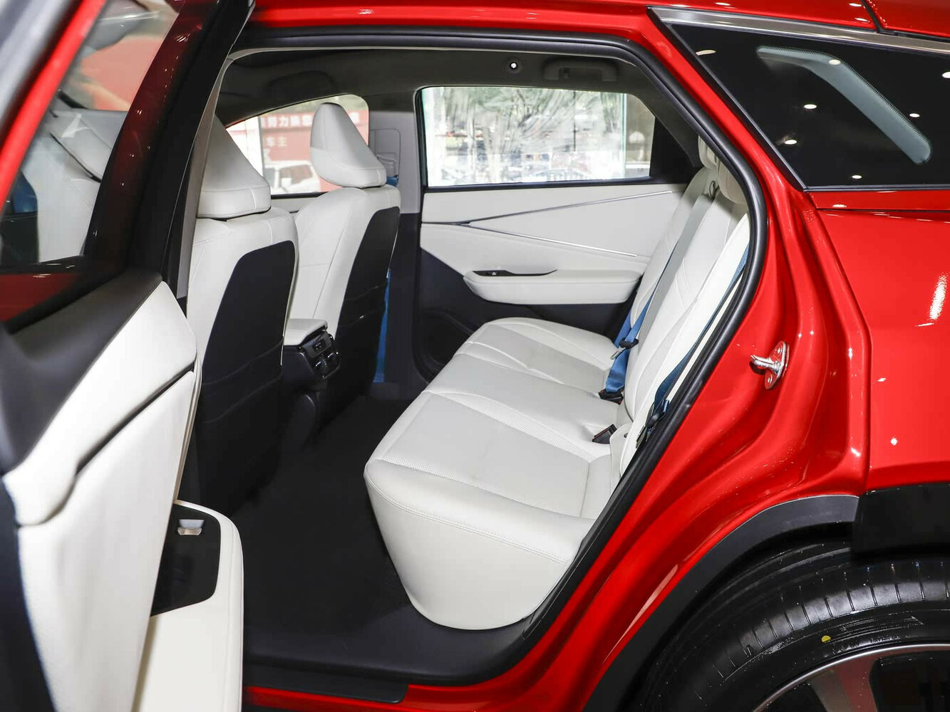 Toyota bZ5, , 2025–2026, SUV 5 door: Rear cabin