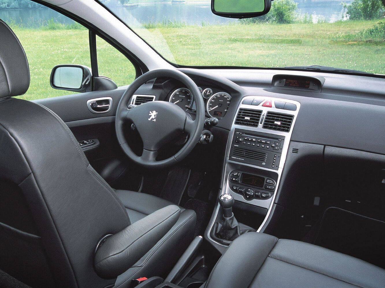 Peugeot 307, I, 2001–2005, Хэтчбек 3 дв.: Передняя часть салона