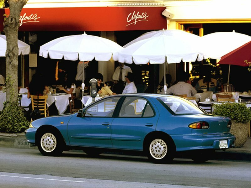 Toyota Cavalier, , 1995–2000, Sedan: Rear three-quarter view