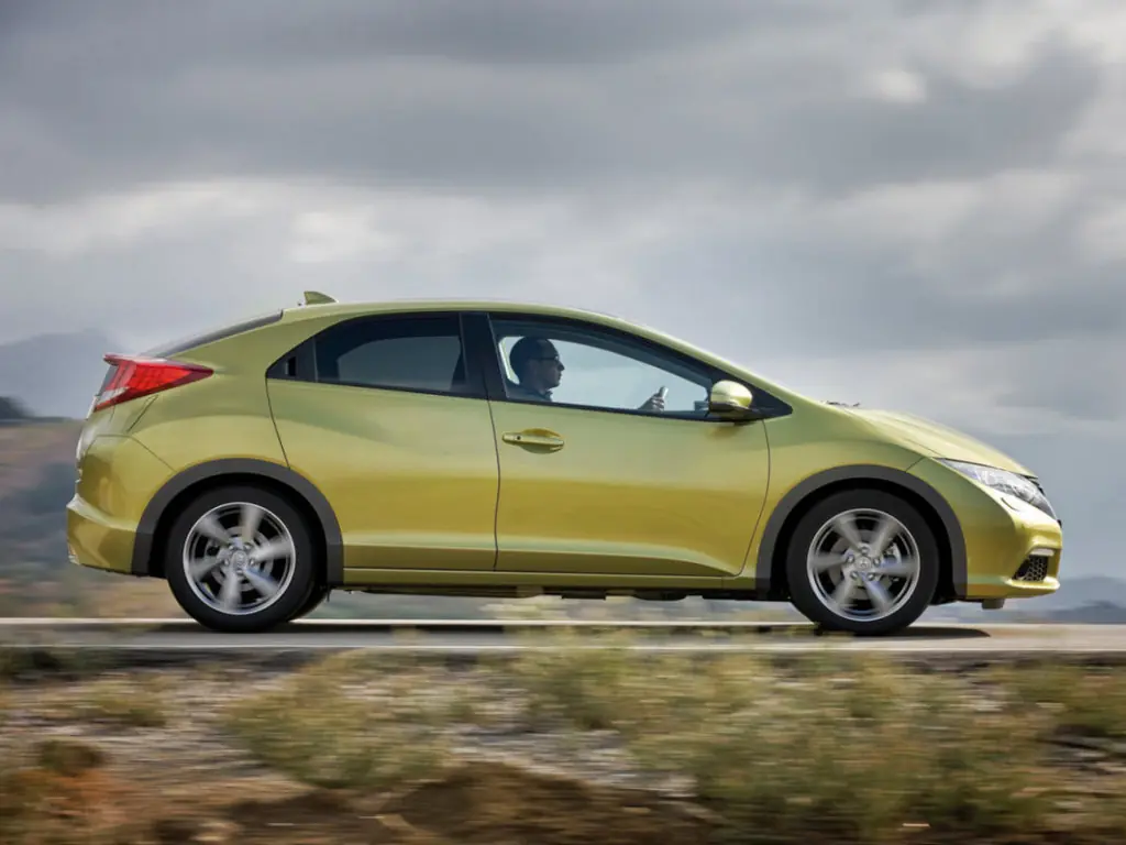 Honda Civic, 9 поколение, FK, Хэтчбек 5 дв., Россия, 04.2012 - 03.2015: фото поколения 8