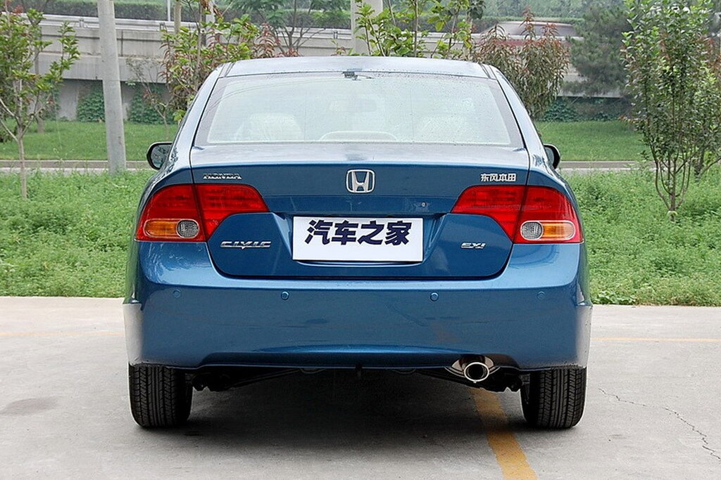 Honda Civic, 8 поколение, Седан, Китай, 09.2005 - 05.2009: фото поколения 6