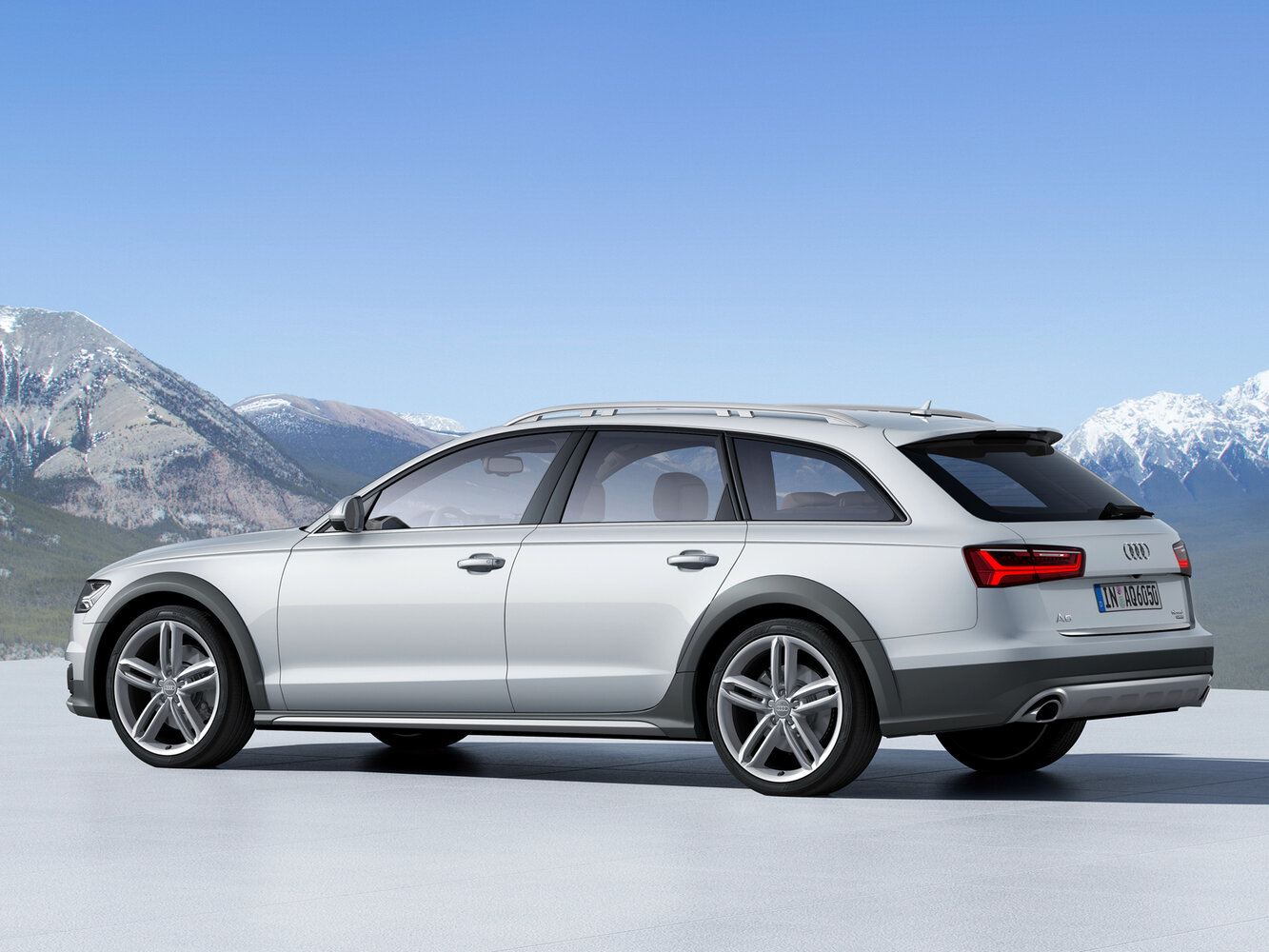 Audi A6 allroad, III (C7) facelift, 2014–2019, Estate 5 door: Rear three-quarter view