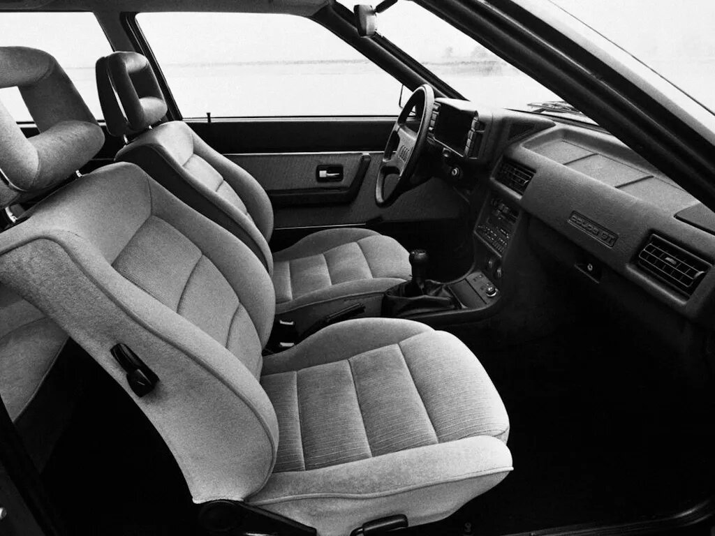 Audi Coupe, I (B2) Рестайлинг, 1984–1988, Купе: Передняя часть салона