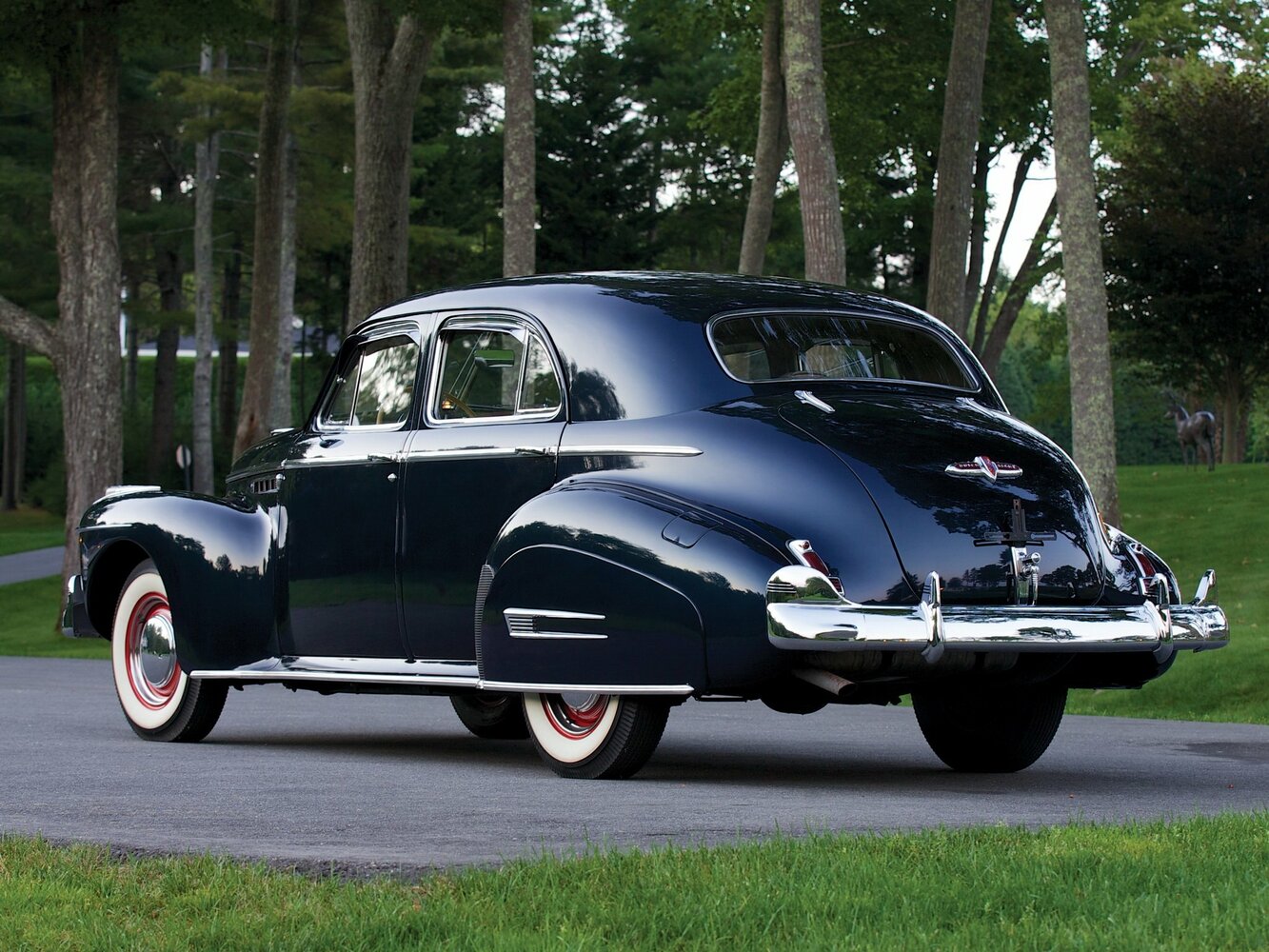 Buick Super, , 1942–1953, Седан: Вид сзади в три четверти