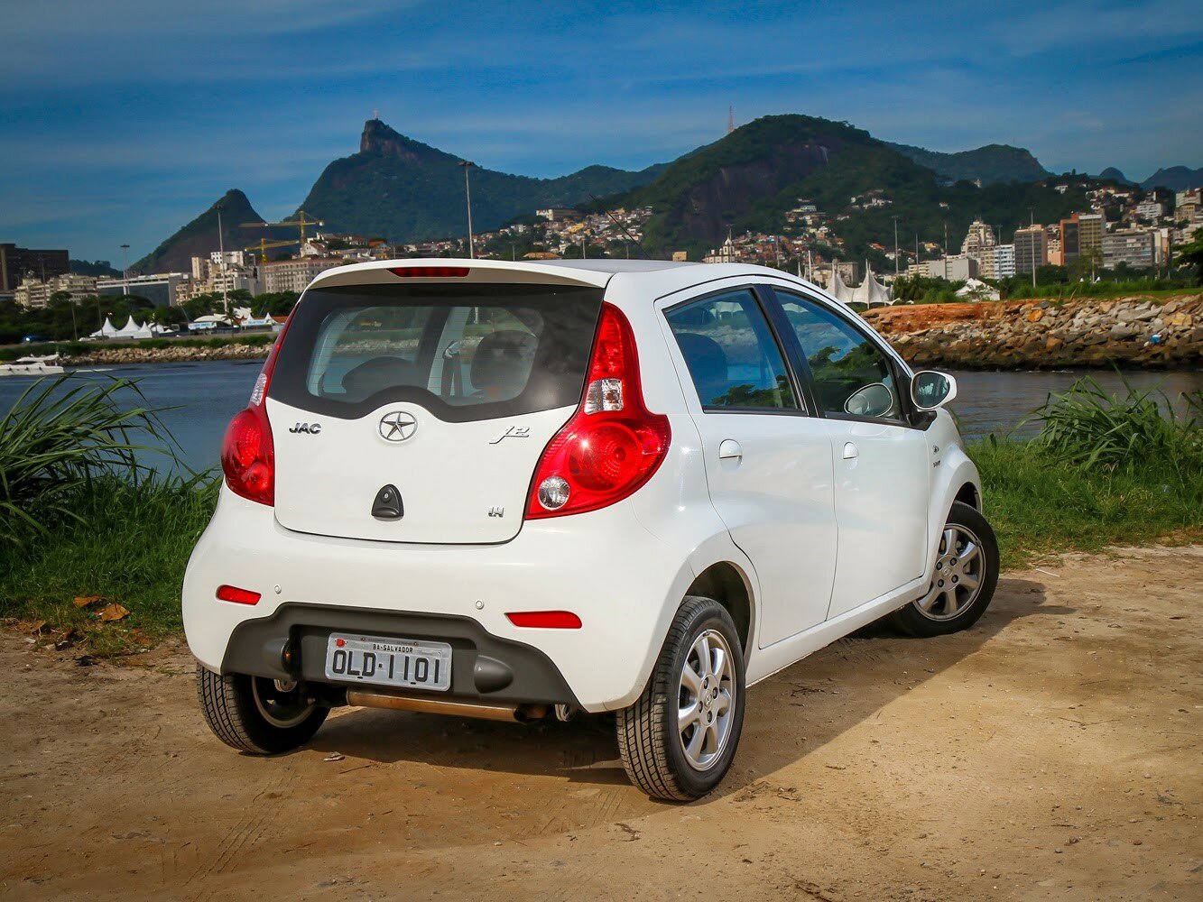 JAC J2 (Yueyue), , 2010–2016, Hatchback 5 door: Rear three-quarter view