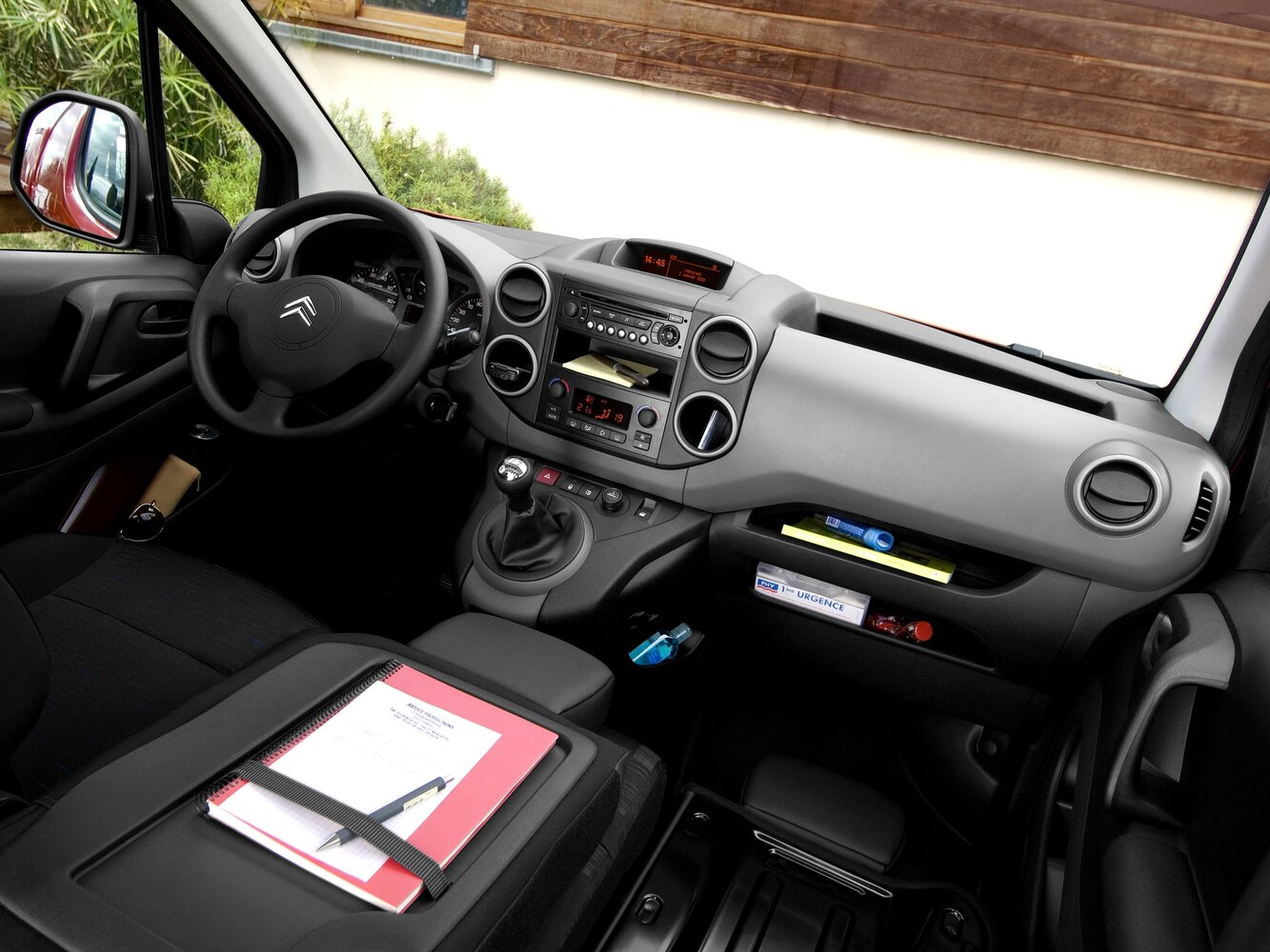 Citroen Berlingo, II, 2008–2012, Фургон: Передняя часть салона