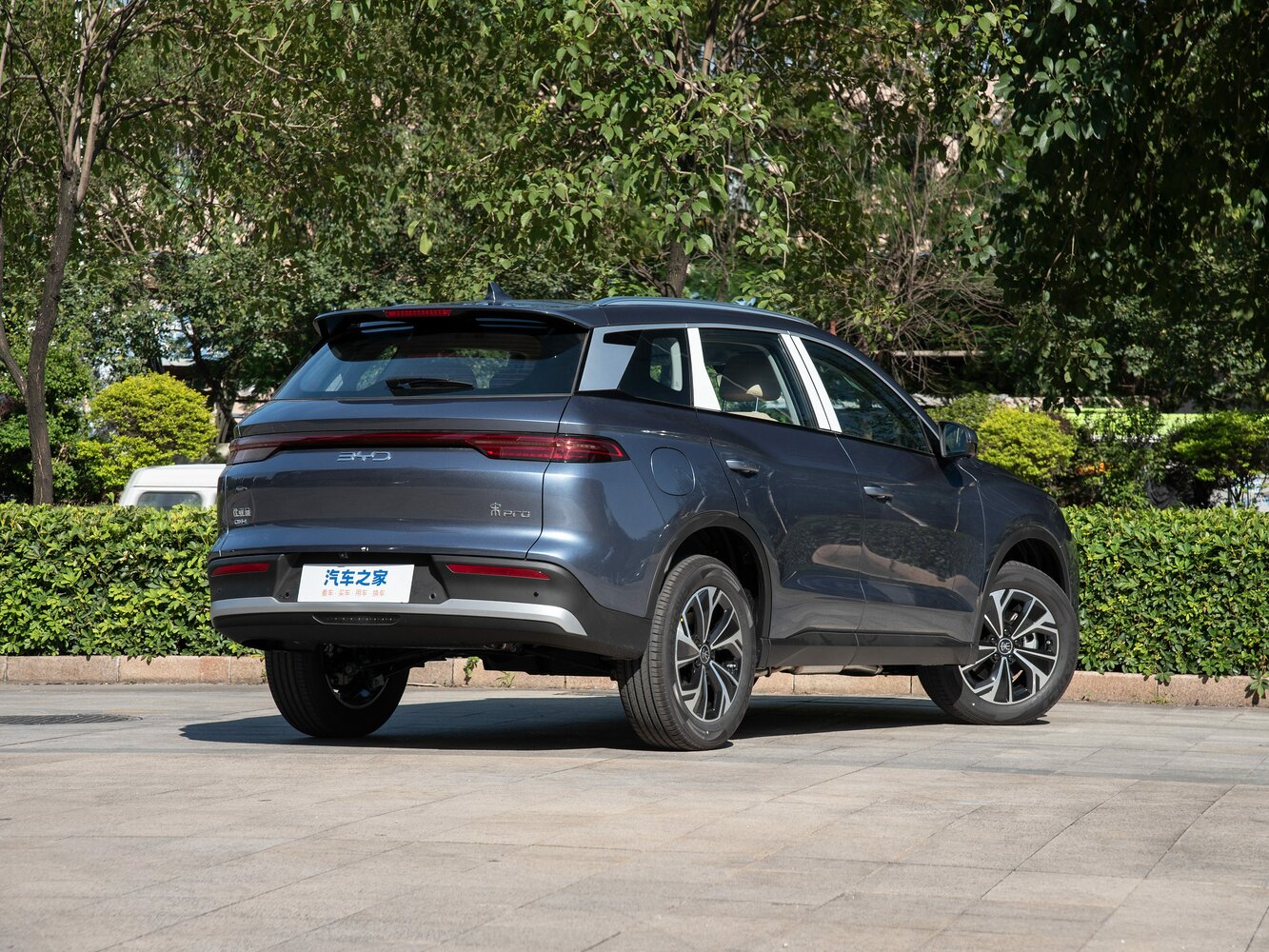 BYD Song Pro, I Рестайлинг 3, 2024–2026, Внедорожник 5 дв.: Вид сзади в три четверти