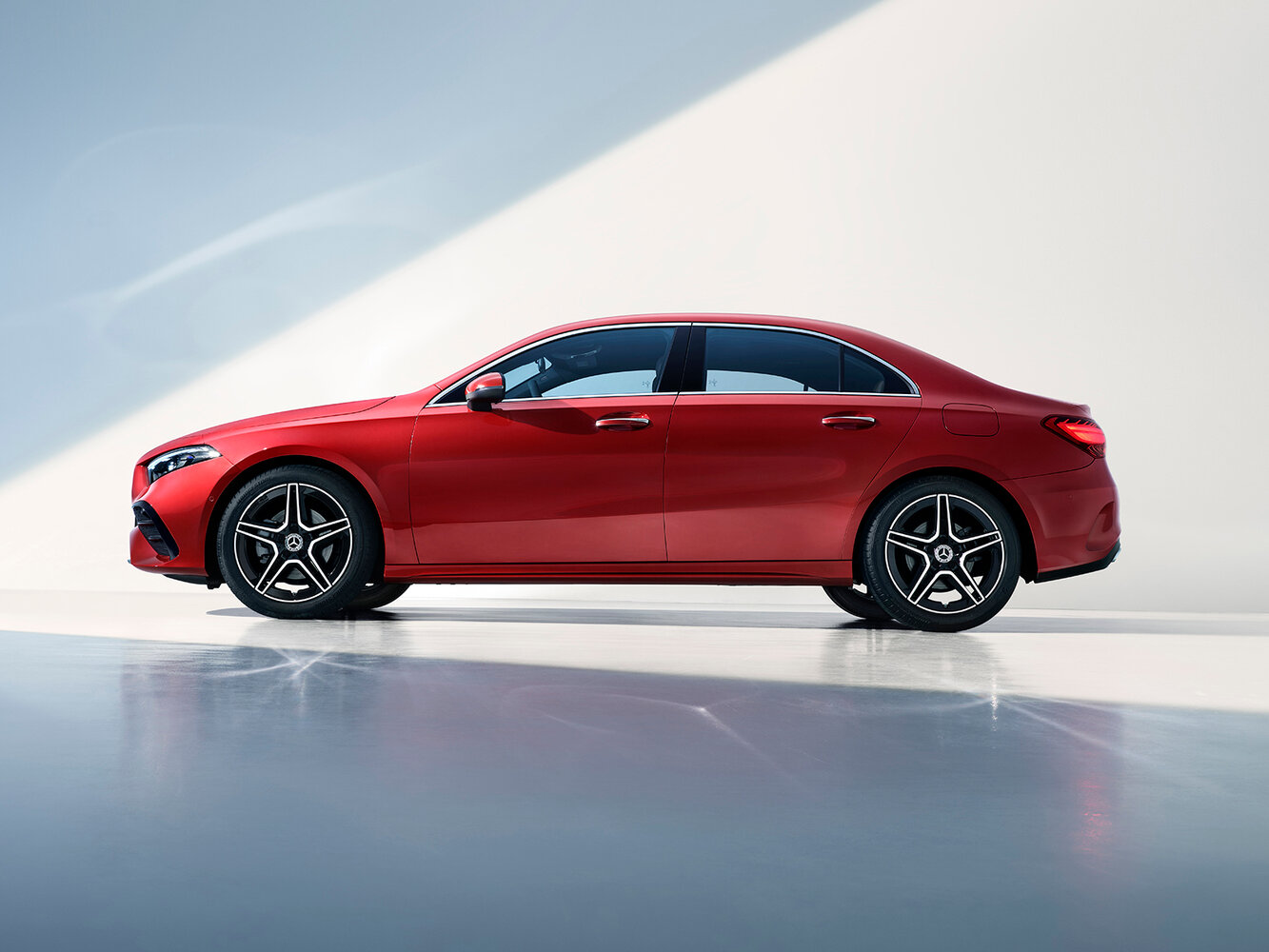 Mercedes-Benz A-Класс, IV (W177) Рестайлинг, 2022–2026, Седан Long: Вид сбоку