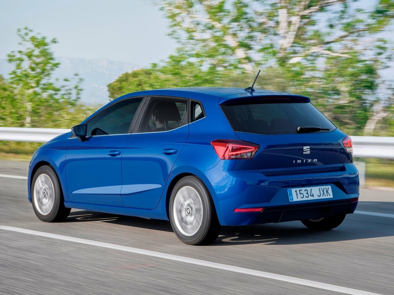 SEAT Ibiza, V, 2017–2021, Хэтчбек 5 дв.: Вид сзади в три четверти