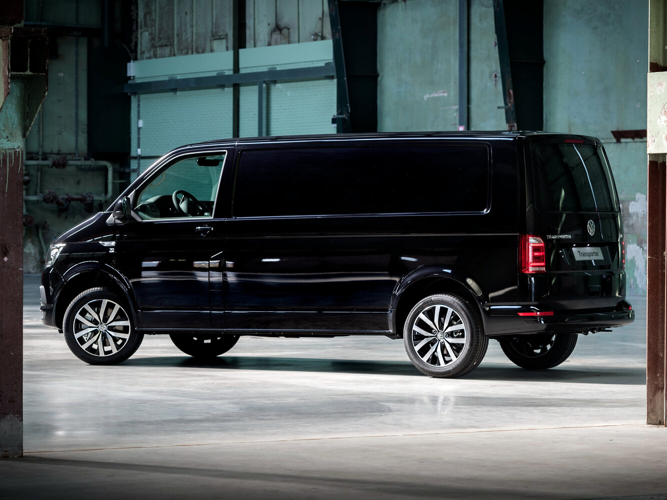 Volkswagen Transporter, T6, 2015–2019, Фургон Long: Вид сбоку