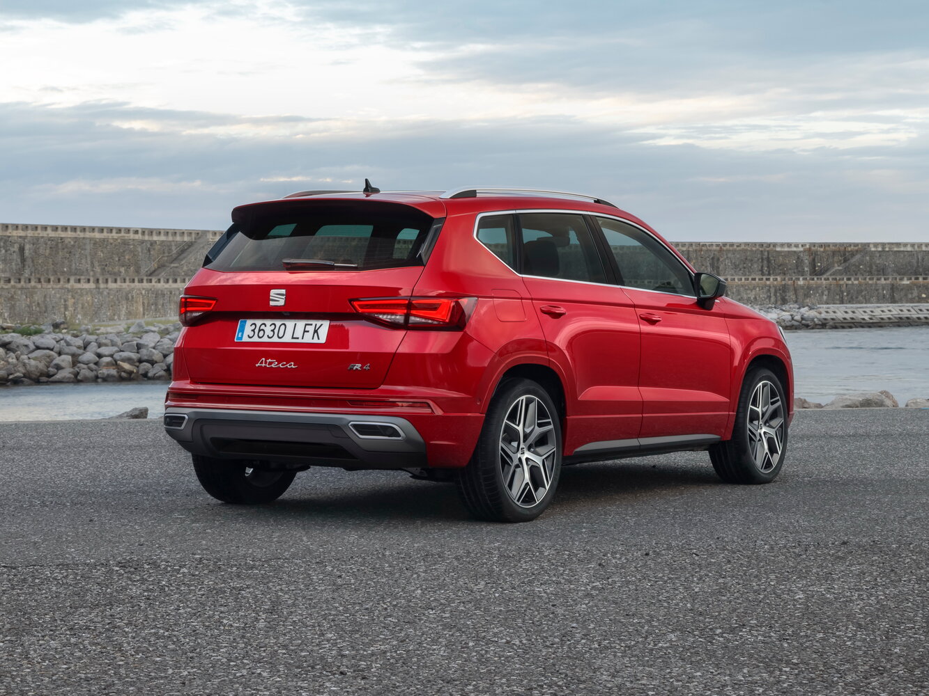 SEAT Ateca, I facelift, 2020–2026, SUV 5 door: Rear three-quarter view